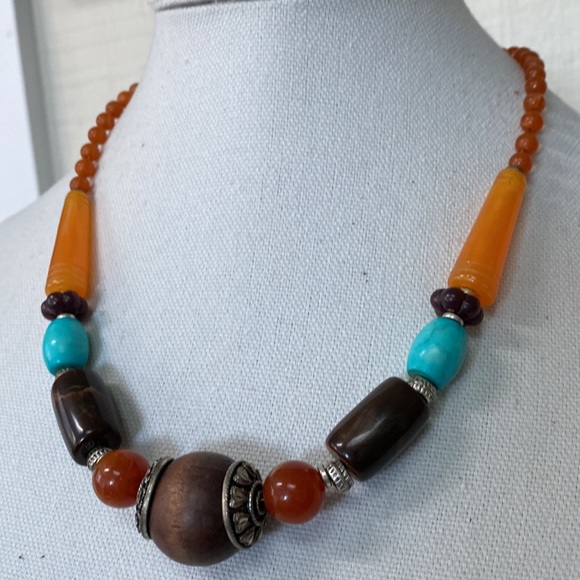 Pretty older beaded Avon southwest style necklace - Picture 2 of 4